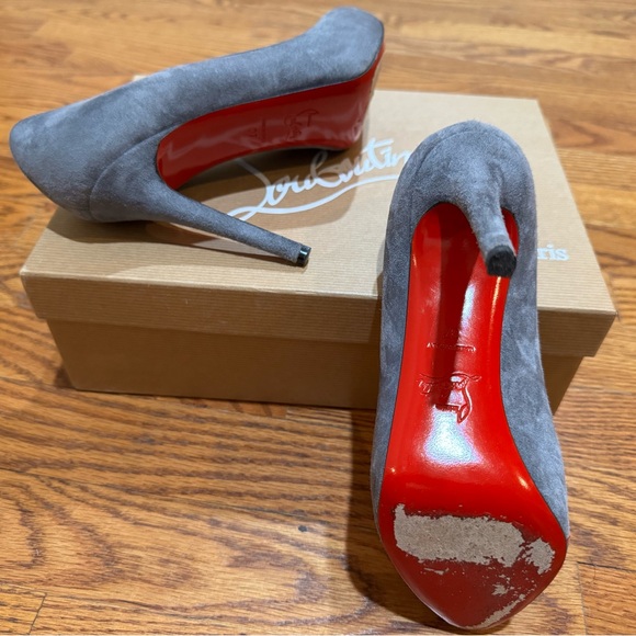 Christian Louboutin almond toe pumps - Picture 3 of 3